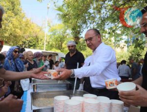 Turgutlu’da Geleneksel Aşure Hayrı: Paylaşmanın ve Bereketin Güzelliği