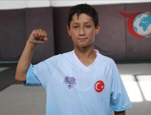 Vanlı Genç Güreşçi Emrullah Yabaş, Milli Takıma Seçildi