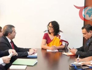 Yusuf Tekin ve Harini Amarasuriya’dan Eğitimde Güç Birliği