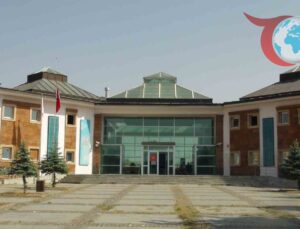 Ahlat Müzesi Geçici Olarak Ziyarete Kapatıldı: Yenileme Çalışmaları Başladı