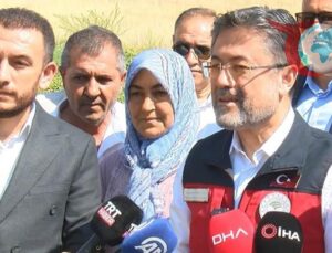 Ankara’da Domates Hasadı: Bakan Yumaklı Üreticilerle Buluştu