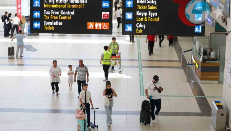 Antalya Turizmi Yeni Bir Rekorla Tarihe Geçti