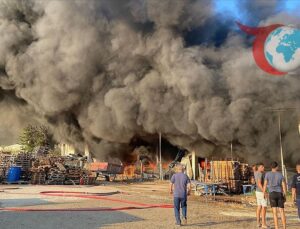 Antalya’da Soğuk Hava Deposunda Yangın Paniği