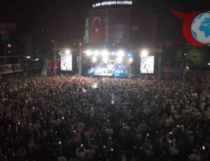 Aydın’da 30 Ağustos Coşkusu: Hakan Altun Sahneye Damga Vurdu