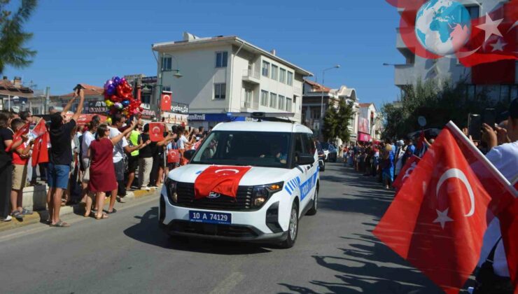 Ayvalık’ta 30 Ağustos Coşkuyla Kutlandı: Cumhuriyet Meydanı’nda Renkli Etkinlikler