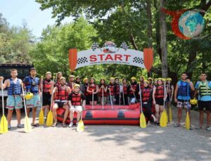 Bursa’da Gençler Kocasu Çayı’nda Rafting Heyecanı Yaşadı