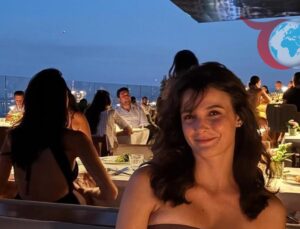 Büşra Develi’nin Tatil Pozu Sosyal Medyayı Salladı