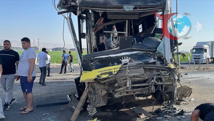 Çevre Yolu Kavşağında Korkutan Kaza: Otobüs ve Tır Çarpıştı