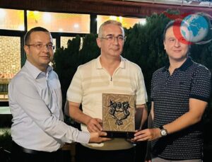 Cizre Ağız ve Diş Sağlığı Merkezi’nde Duygusal Veda: Başhekim Cihangir Tüzün’e Plaket Takdimi