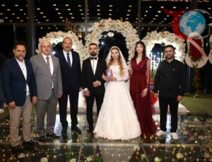 Erzurum’da Görkemli Düğün: Ayşe Kavaz’ın Oğlu Mehmet Emre ve Eda Çatalkaya Dünya Evine Girdi