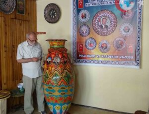 Eşsiz Çini Sanatı: Dev Vazo Sanatseverlerle Buluşuyor