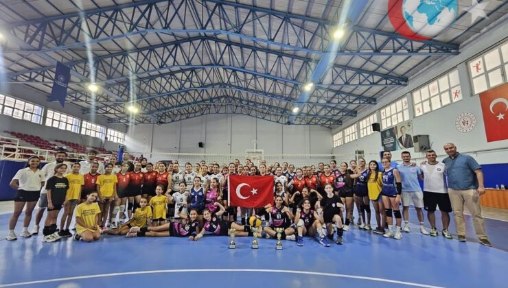 Germencik’te Zafer Bayramı Coşkusu: Voleybol Zafer Kupası Turnuvası