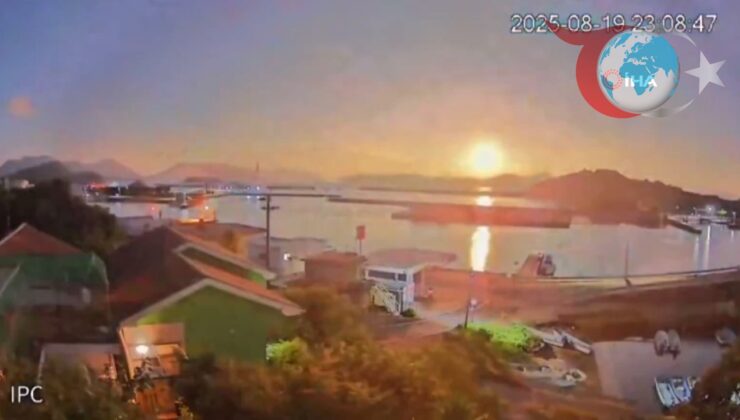 Gökyüzünde Görsel Şölen: Japonya’da Göz Kamastıran Ateş Topu Olayı