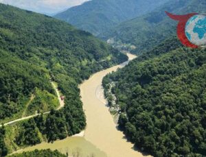 Hindistan’da Felaket: Arazi Aracı Su Kanalına Düştü, 11 Kişi Hayatını Kaybetti