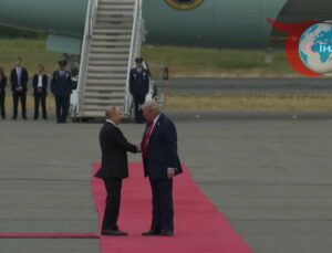 İki Dev Lider Alaska’da Bir Araya Geldi