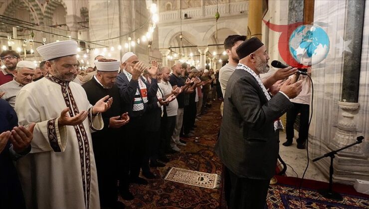 İstanbul’da Gazze İçin Dualar Yükseldi