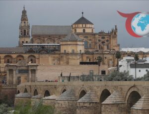 Kurtuba Cami-Katedrali’nde Çıkan Yangın Hızla Söndürüldü: Yapı Yeniden Ziyarete Açılıyor