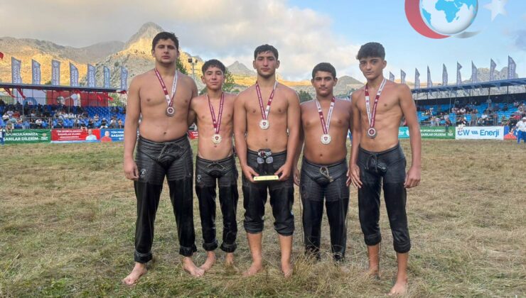 Manavgat’ın Pehlivanları Gökbel Güreşleri’nde Tarih Yazdı