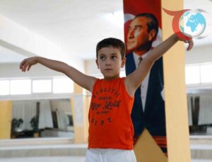 Miniklerin Ritmi: Aydın’da Halk Oyunları ile Yaz Coşkusu