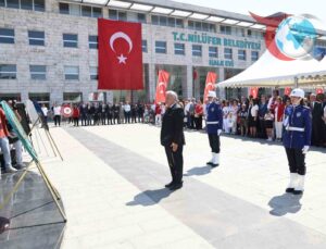 Nilüfer Belediyesi’nde 30 Ağustos Coşkusu: Cumhuriyet Meydanı’nda Duygu Dolu Anlar