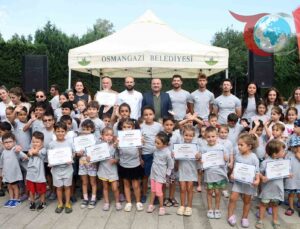 Osmangazi Belediyesi Yaz Spor Okulları ile Minik Yüzücüler Yetiştiriyor