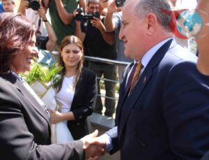 Özlem Çerçioğlu’nun Geçişine İlk Ziyaret Gençlik ve Spor Bakanı Osman Aşkın Bak’tan