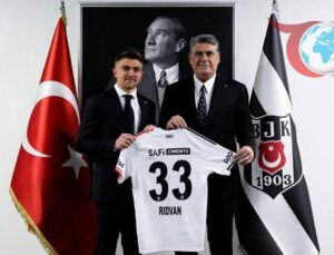 Rıdvan Yılmaz Siyah-Beyazlı Formaya Geri Döndü
