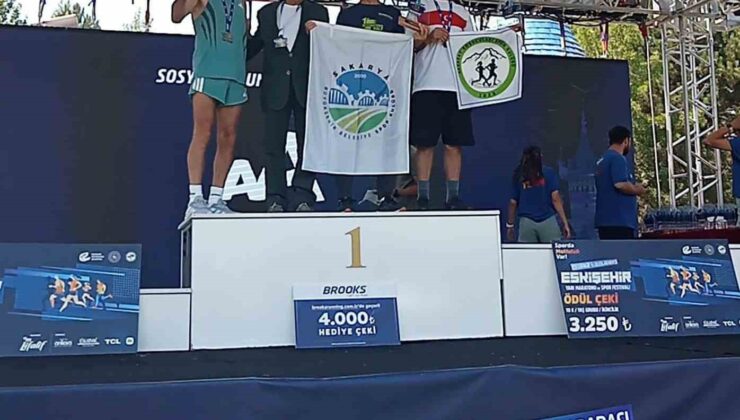 Sakarya’nın Gururu Ali Turan, Eskişehir Yarı Maratonu’nda Birinci Oldu