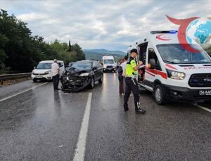 Sapanca’da Kaygan Yol Kazaya Sebep Oldu: 10 Yaralı