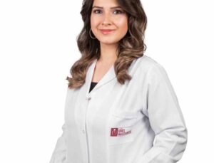 Sıcak Havalarda Sağlığınızı Korumanın Yolları: Diyetisyen Uyarıyor