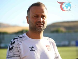 Sivasspor’un Teknik Direktörü Zorlu Sezonun Sinyallerini Veriyor