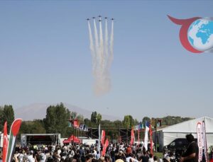 Tarihî Malazgirt Semalarında Türk Yıldızları Gösterisi