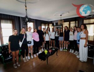 Turgutlu Belediyesi Kadın Voleybol Takımı Sezon Öncesi Diyetisyen Kontrolünden Geçti