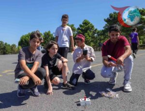 Ümraniye’de Gençlere Özel Roket Eğitimi: Bilim ve Teknolojiye İlk Adım