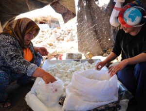 Yedikuyular Yaylası’nda Doğal Peynir ve Çökelek Üretimi
