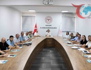 Yeşilhisar’da Sağlık Hizmetlerinde Yeni Dönem: Değerlendirme Toplantısı Sonuçları