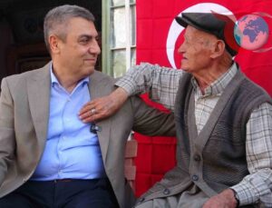 90 Yaşında Yarım Asırlık Esnafa Vali’den Sürpriz Ziyaret