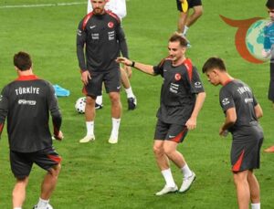 A Milli Takım, İspanya Maçı Öncesi Hazırlıklarını Tamamladı