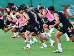 Başakşehir FK Maçı Öncesi Beşiktaş Antrenmanları Hız Kesmeden Devam Ediyor
