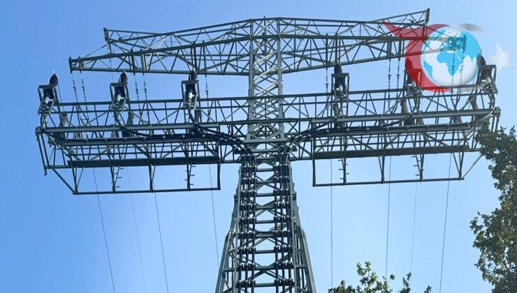 Berlin’de Elektrik Direklerinde Şüpheli Yangın: 50 Bin Hane Karanlıkta Kaldı
