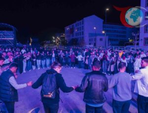 Bitlis’te Geleneksel Anadolu Ezgileriyle Coşku Dolu Bir Şenlik Başladı