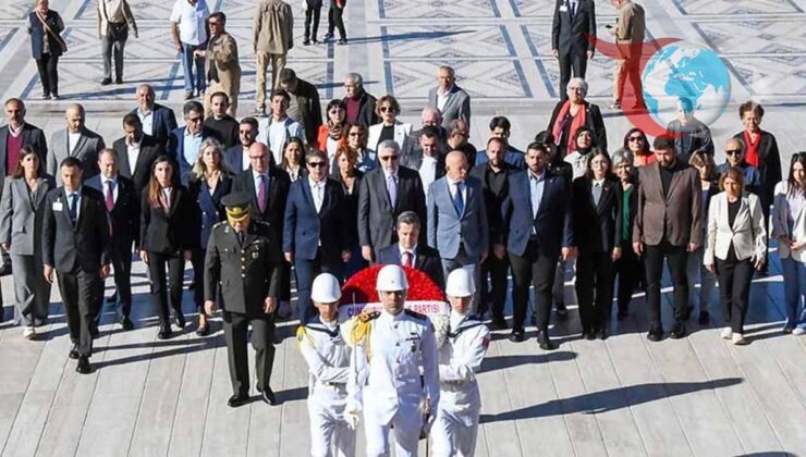 CHP Heyeti, Olağanüstü Kurultay Öncesi Anıtkabir’de Ata’nın Huzurunda