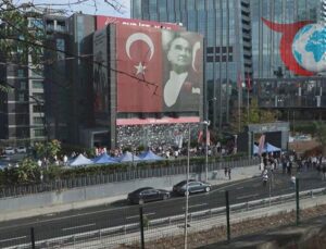 CHP İstanbul İl Başkanlığı’nda Geçici Kurul Gerginliği