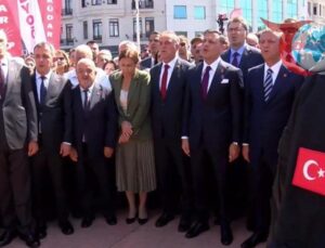 CHP’nin 102. Yıl Dönümünde Coşkulu Kutlama: Taksim’de Anlamlı Tören