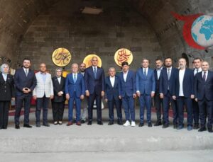 “Âdil-i Mutlak” Hat Sergisi Kültürel Mirası Sanatseverlerle Buluşturuyor