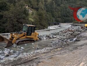 Doğu Karadeniz’de Sel ve Heyelan Sonrası Yoğun Çalışmalar Sürüyor