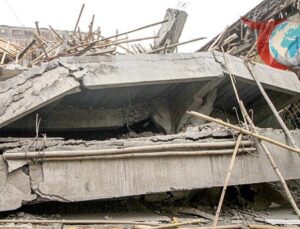 Endonezya’da Okul Çökmesi: Acı Bilançolar ve Kurtarma Çabaları