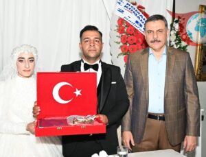 Erzurum Valisi Mustafa Çiftçi’den Gazilere Destek: Düğün Merasimi ve Anlamlı Hediye