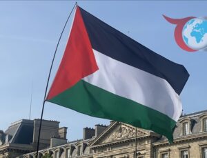Fransa’da Filistin Devleti Tanınma Eşiğinde: Belediye Binalarında Bayrak Tartışması