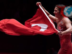 Genç Güreşçi Nesrin Baş’ın Dünya Şampiyonası’ndaki Başarısı